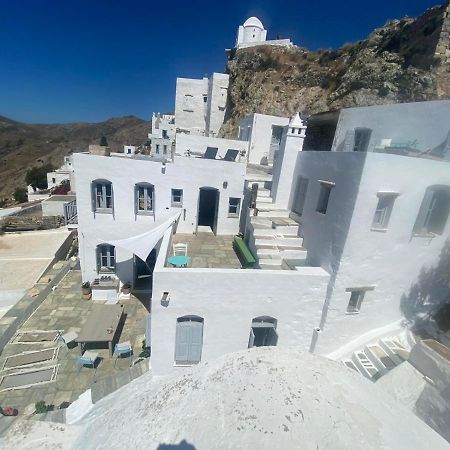 Windhouses Serifos المظهر الخارجي الصورة