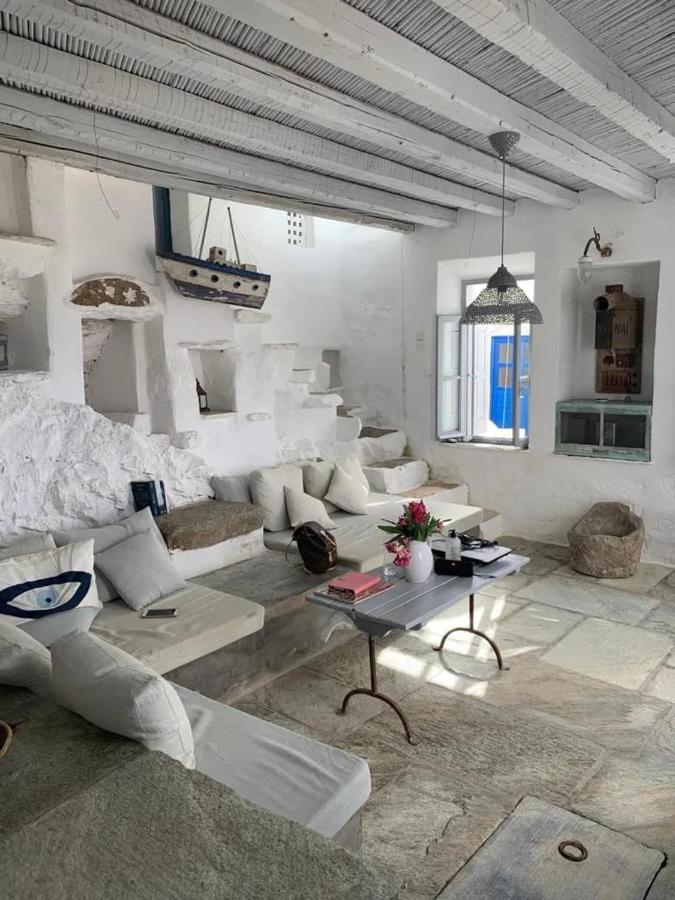 Windhouses Serifos المظهر الخارجي الصورة