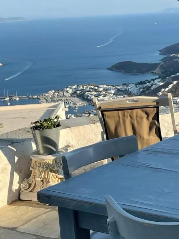 Windhouses Serifos المظهر الخارجي الصورة
